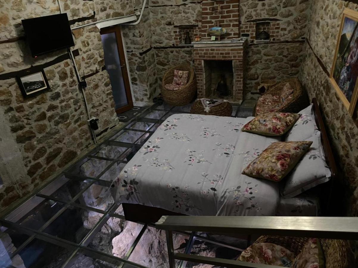 Nuci'S Home Glass Floor Tushemisht Εξωτερικό φωτογραφία