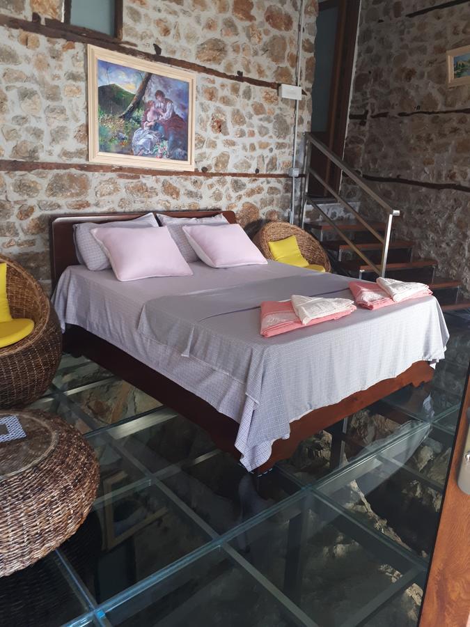 Nuci'S Home Glass Floor Tushemisht Εξωτερικό φωτογραφία