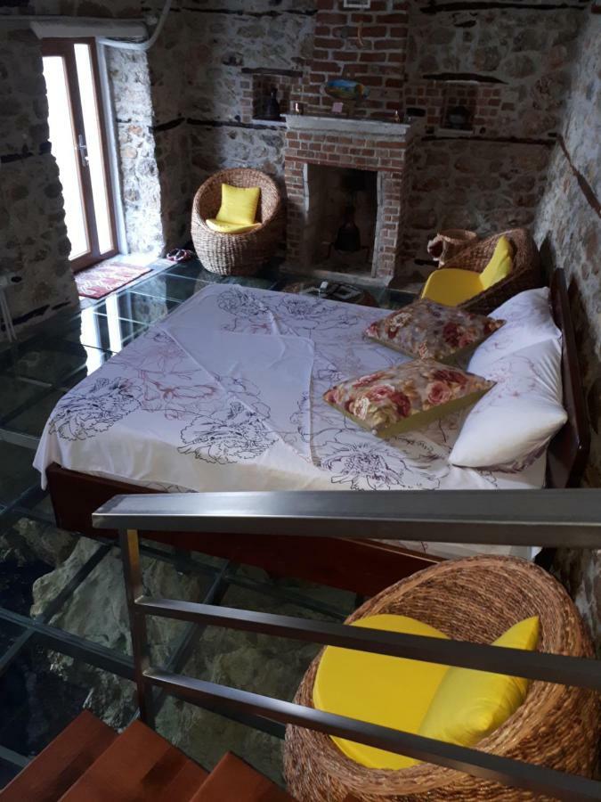 Nuci'S Home Glass Floor Tushemisht Εξωτερικό φωτογραφία